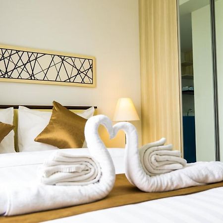 Azalea Suites Cikarang By Jayakarta Group Экстерьер фото