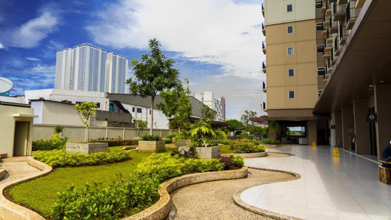 Azalea Suites Cikarang By Jayakarta Group Экстерьер фото