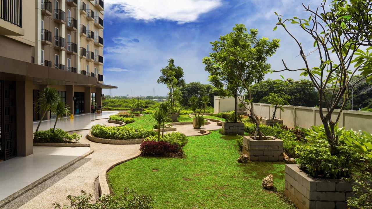 Azalea Suites Cikarang By Jayakarta Group Экстерьер фото