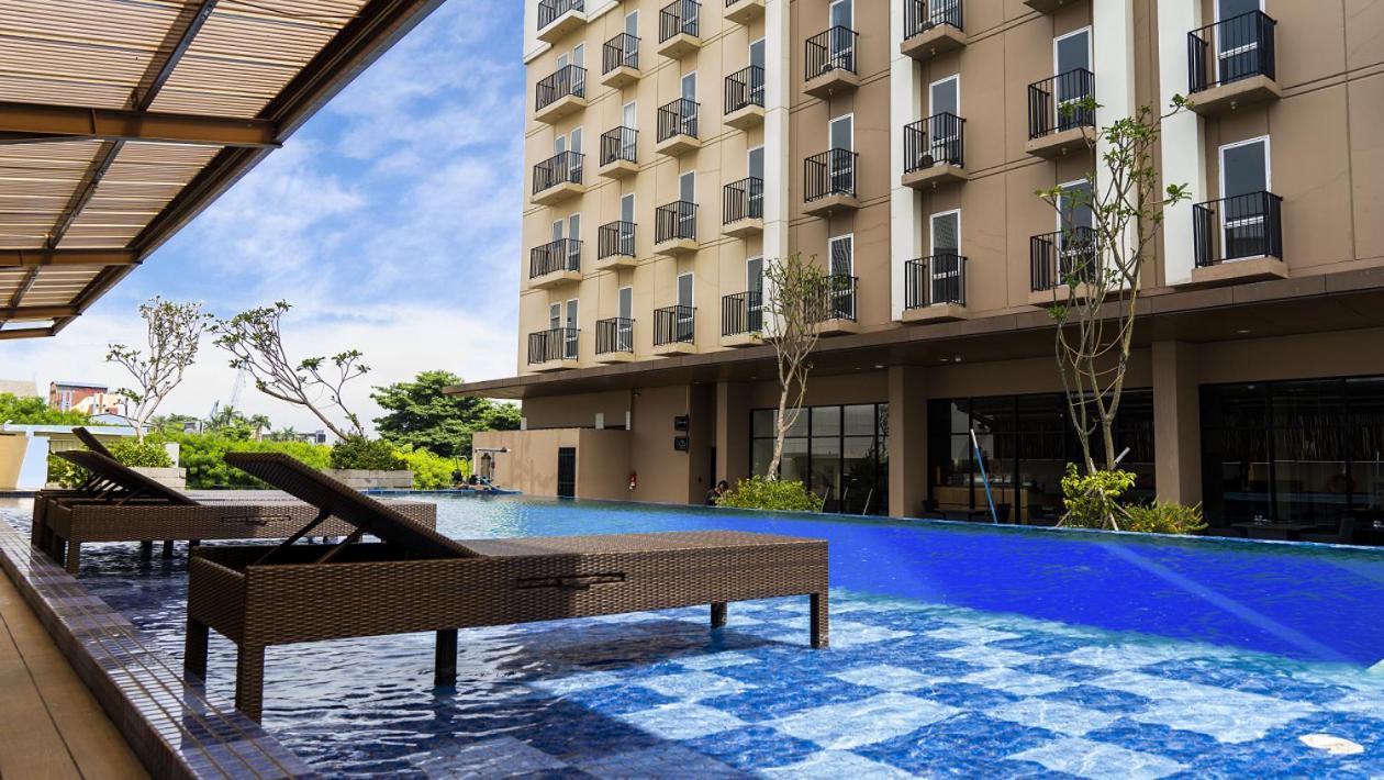 Azalea Suites Cikarang By Jayakarta Group Экстерьер фото