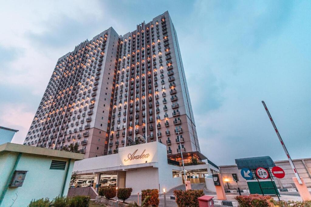 Azalea Suites Cikarang By Jayakarta Group Экстерьер фото