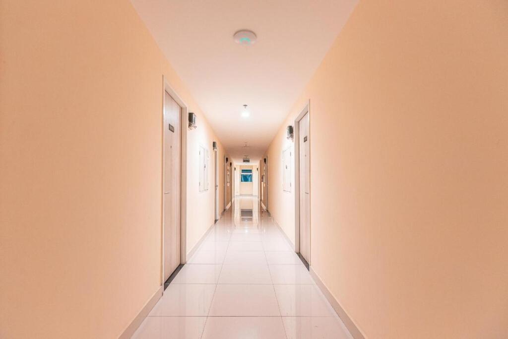 Azalea Suites Cikarang By Jayakarta Group Экстерьер фото
